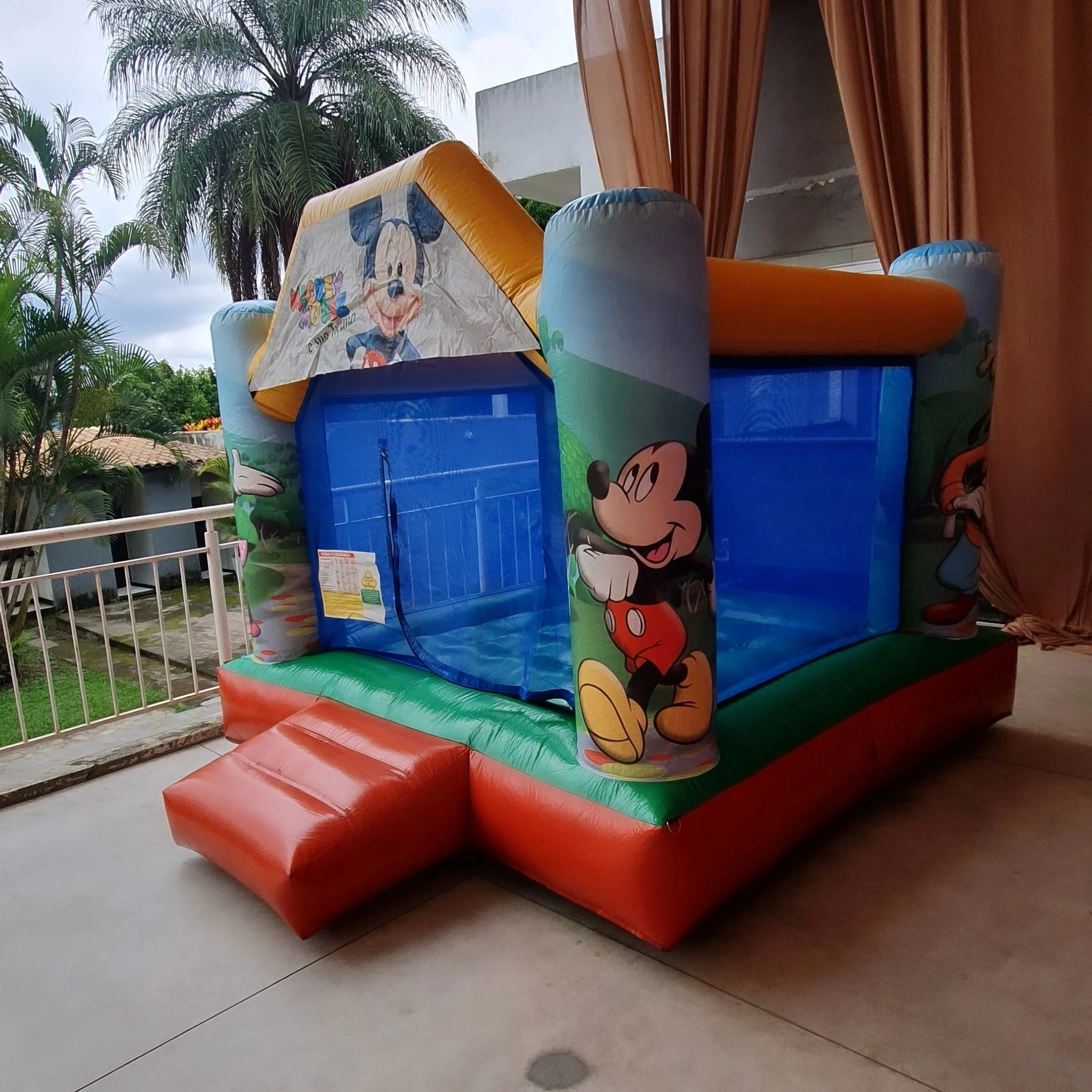 Aluguel de Pula-Pula Mickey Mouse em BH